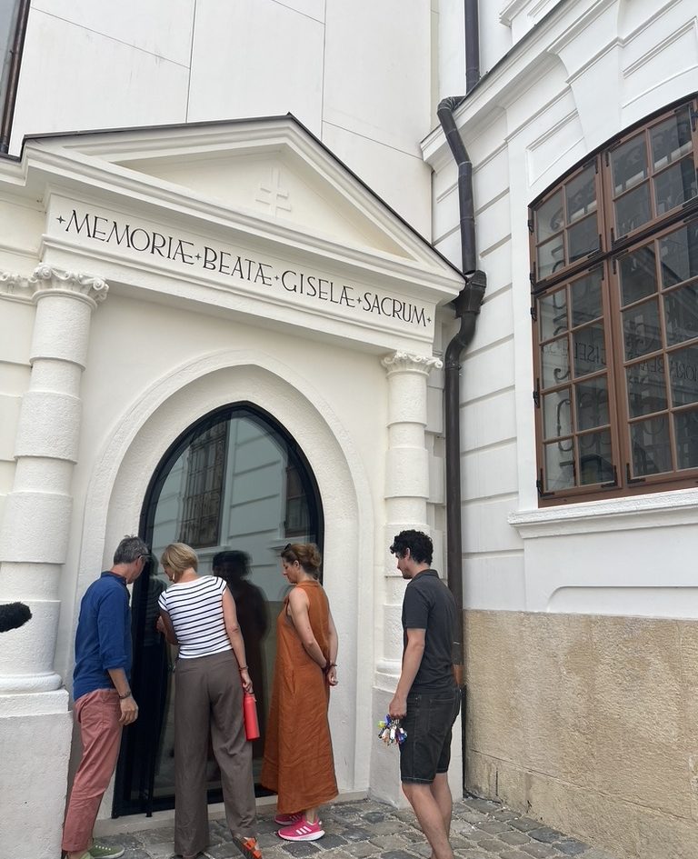 020B5A9C-EB8A-46E4-B762-7CC97250D1BF_1_105_c